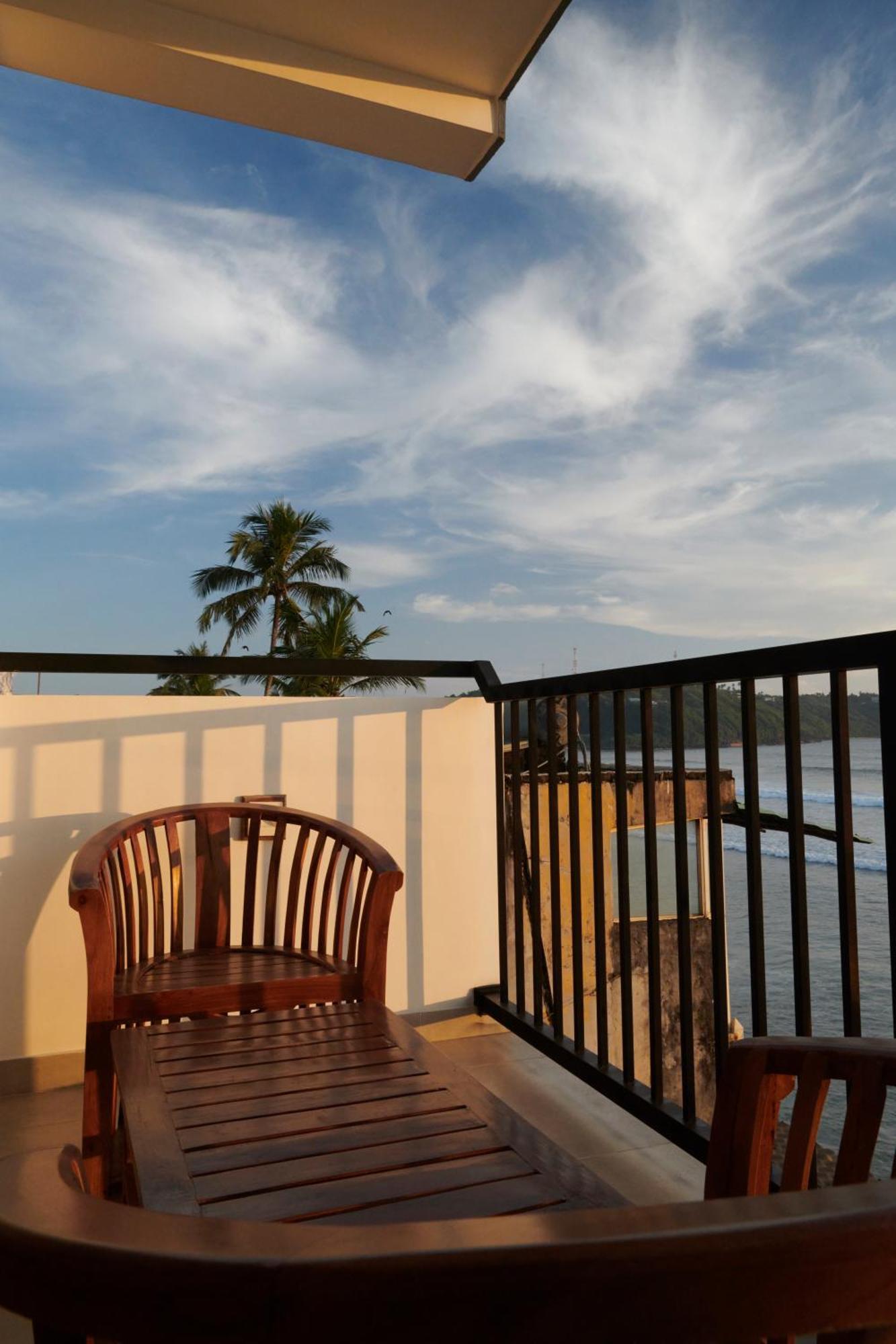 Kings Bay Beach Resort 갈레 외부 사진