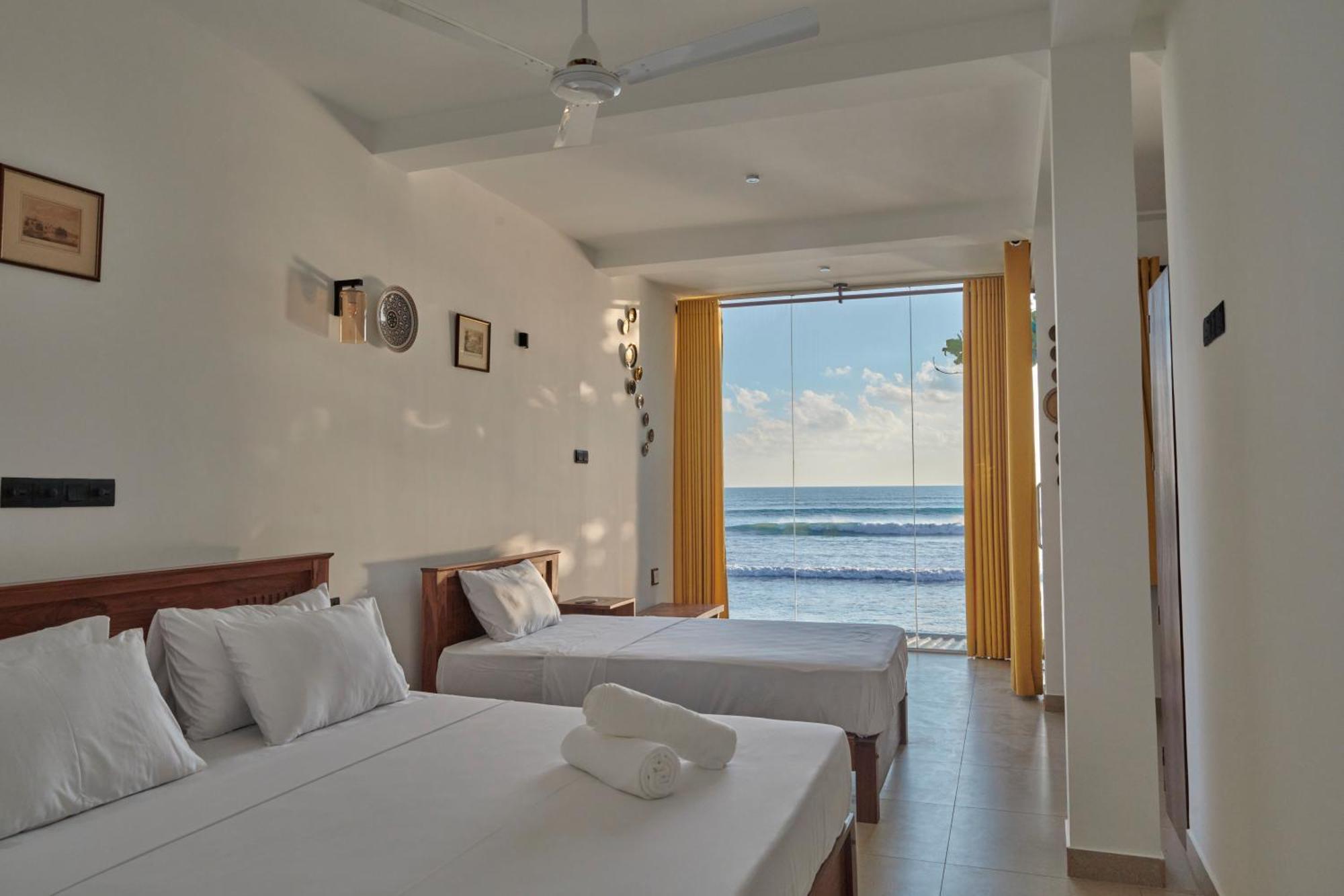 Kings Bay Beach Resort 갈레 외부 사진