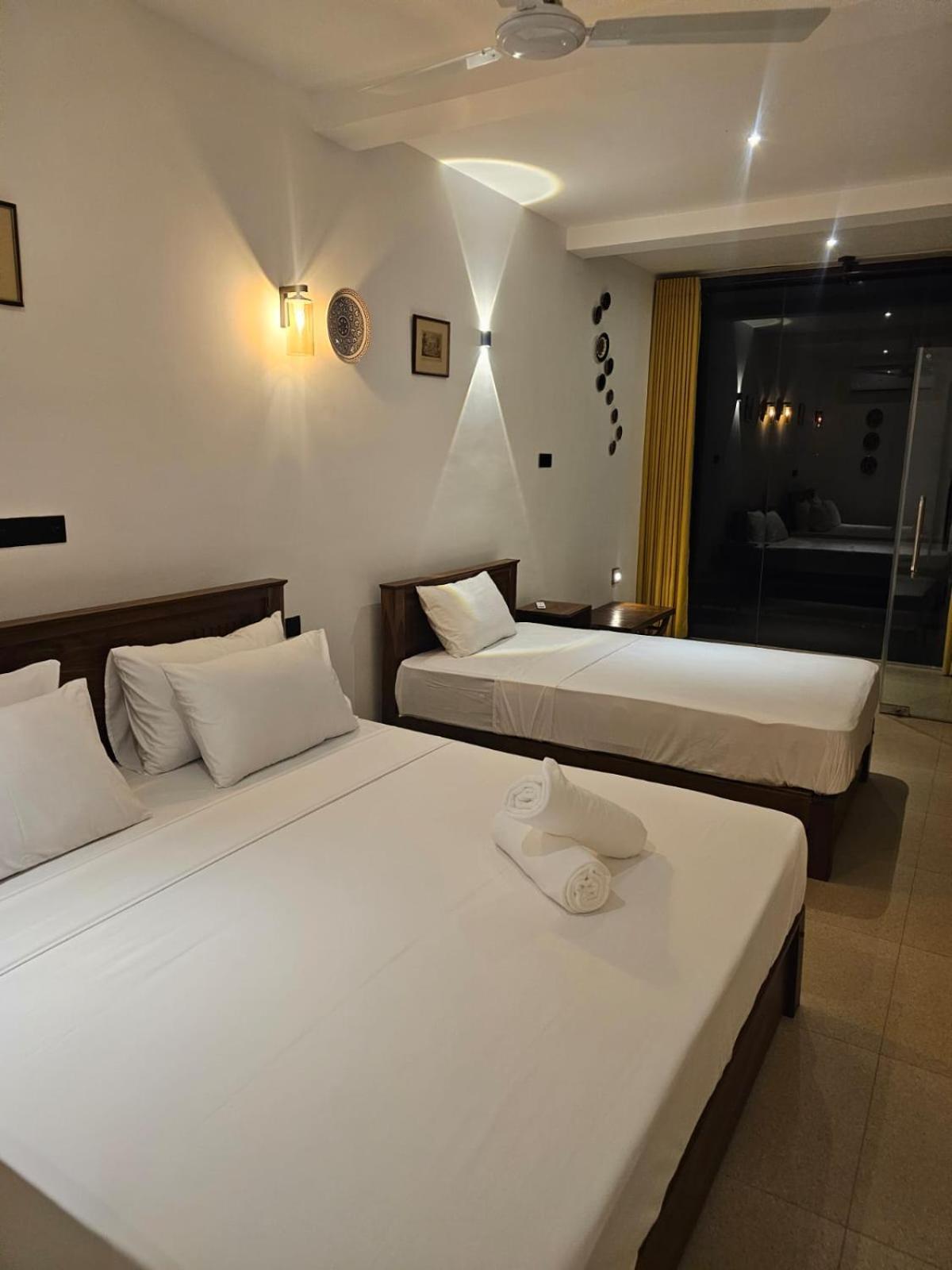 Kings Bay Beach Resort 갈레 외부 사진