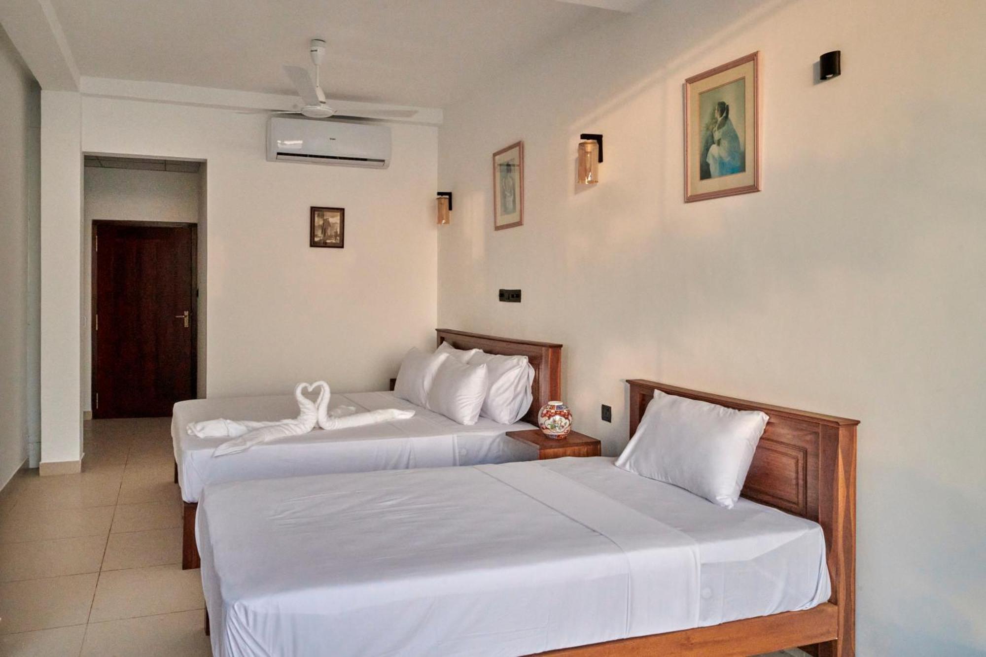 Kings Bay Beach Resort 갈레 외부 사진